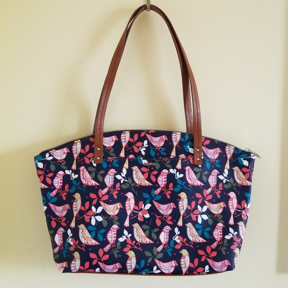 Super cute Relic bag!!